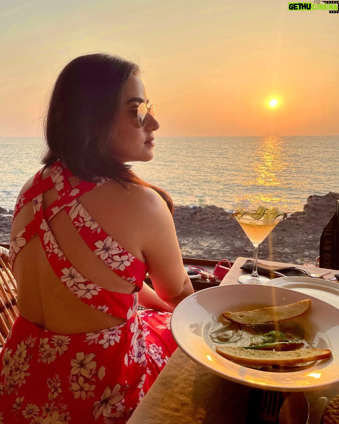 Ridhima Ghosh - 20.8K Likes - “Every sunset is an opportunity to reset.”
#sunsets #sunsetphotography #throwback #Goa
📷: @gauravchakrabarty
