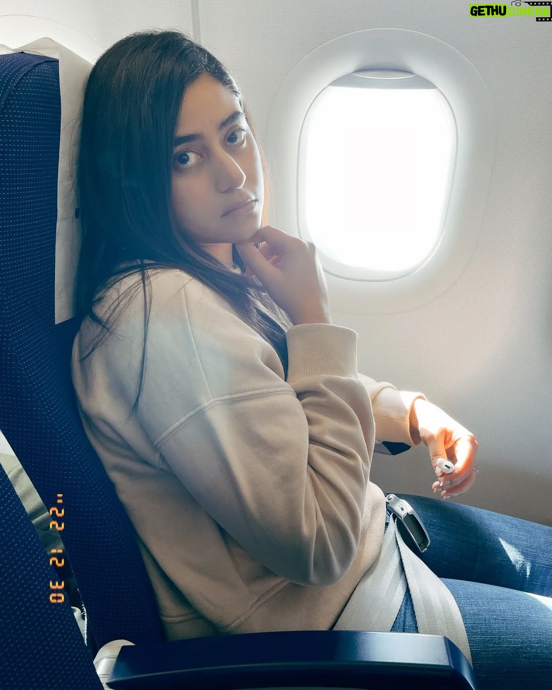 Ridhima Ghosh Instagram - Swipe β¬
οΈ to reveal the many moods on an aeroplane. π Pic 1. Yay! I'm on an airplane. π Pic 2: Oh wait... are we going back? π Pic 3: I don't wanna go home! π #moods #throwback #traveldiaries #flashbackfriday