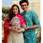 Ridhima Ghosh Instagram – আমাদের পরিবারের পক্ষ থেকে আপনাদের সকলকে জানাই মহাসপ্তমীর আন্তরিক শুভেচ্ছা।
May this auspicious occasion bring you all happiness and prosperity.
#DurgaPuja2023 #Pujo2023 #DurgaPujo