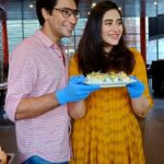 Ridhima Ghosh Instagram - Learning to make Sushi was indeed a fun experience! 😄 #sushi #sushilovers #sushimaking #feelitreelit