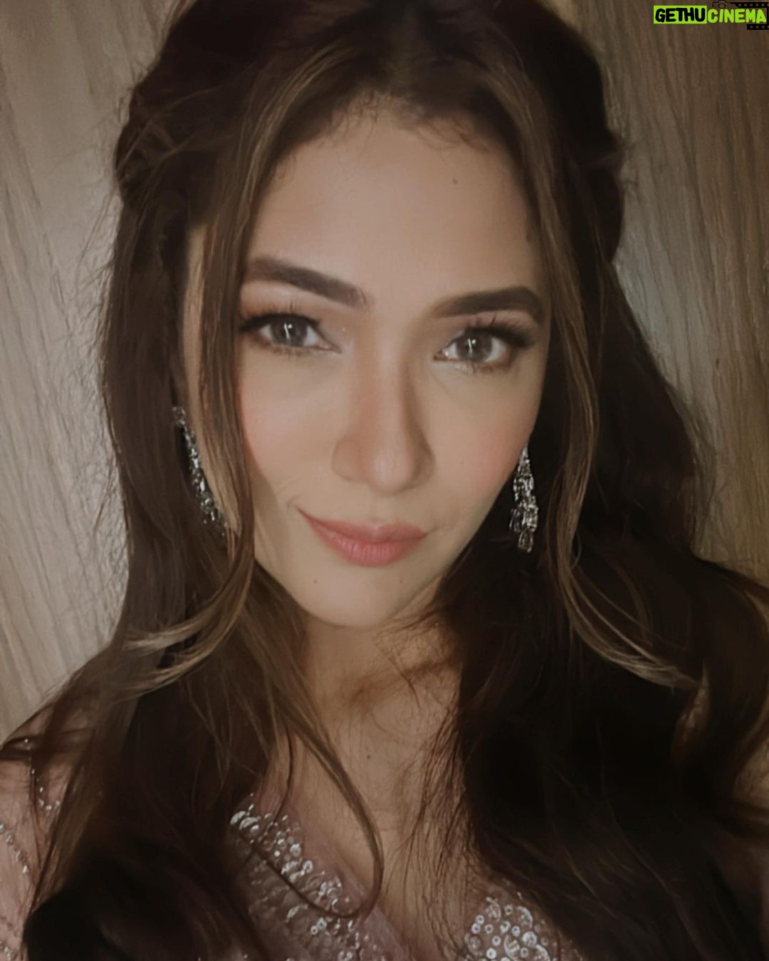 Ridhima Pandit Instagram - Diwali 2023 🪔 “Lewk and Feels” edition 🤩🪔🫶🏻🥰✨💫 #diwali2023