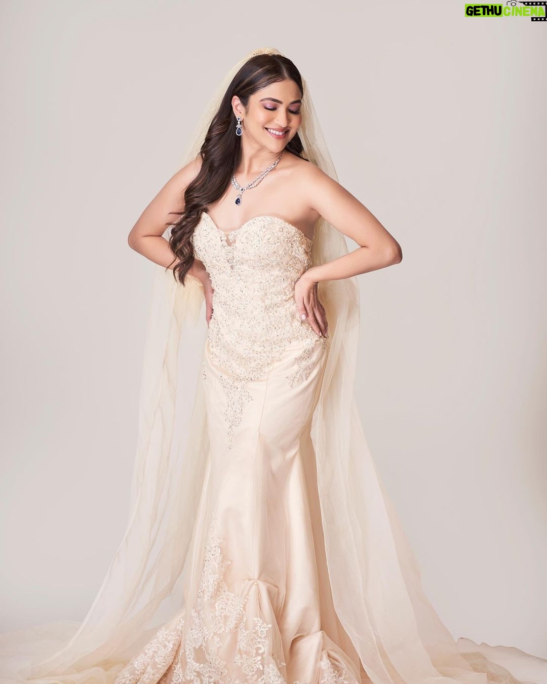Ridhima Pandit Instagram - Me, Myself and I do 👰♀️💁🏻♀️🤩