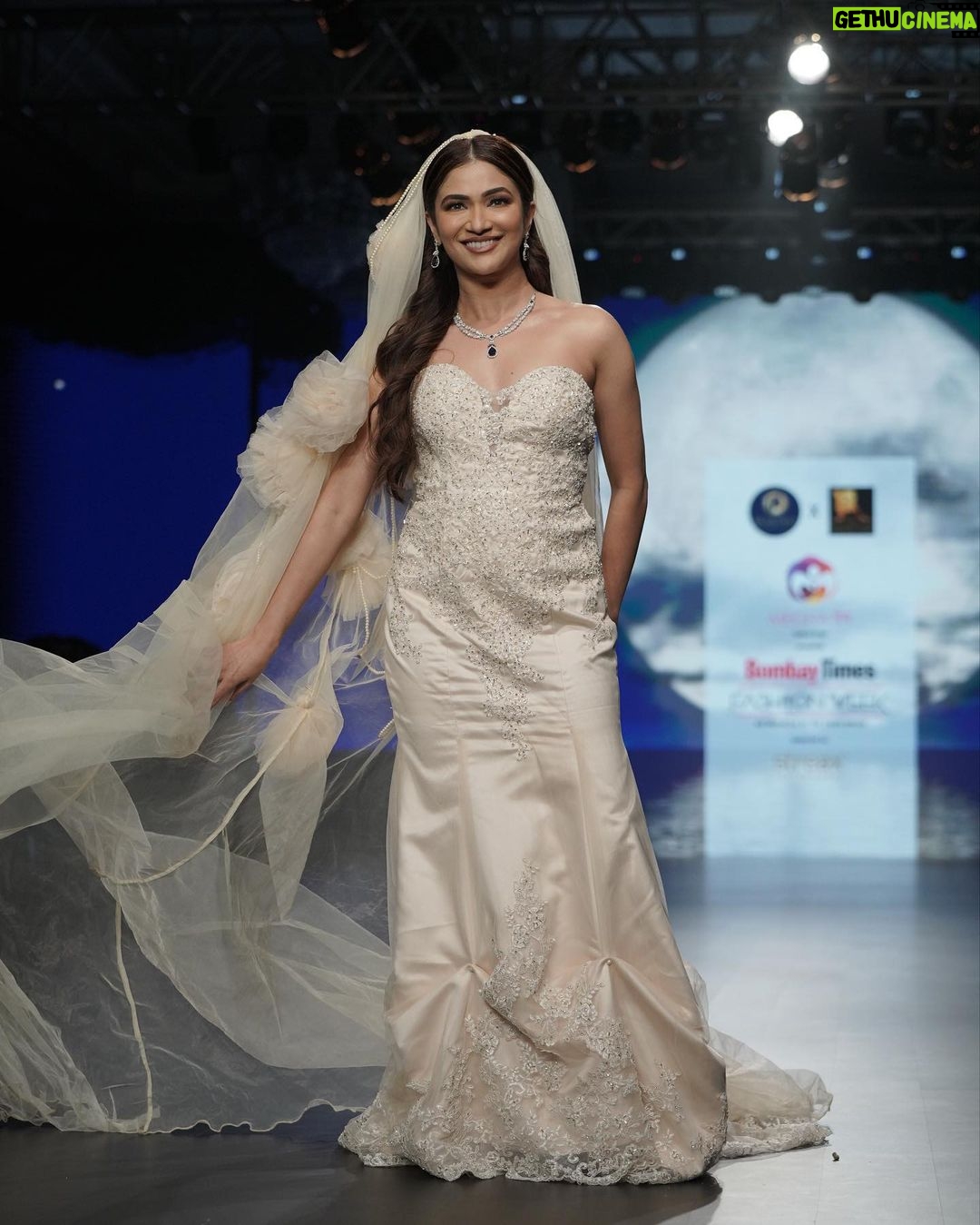 Ridhima Pandit Instagram - Once upon a Dream 💭 ✨🧚🏼♀️👰♀️ Always such a pleasure to be the showstopper for @timesfashionweek @shwetaroy0801 @mrsindiaqueenofficial @puspanjalicouture @timesfashionweek HMU :- @kimberlyychu @mugshotbyzeba Managed by :- @nabeelsdalvi Mumbai, Maharashtra