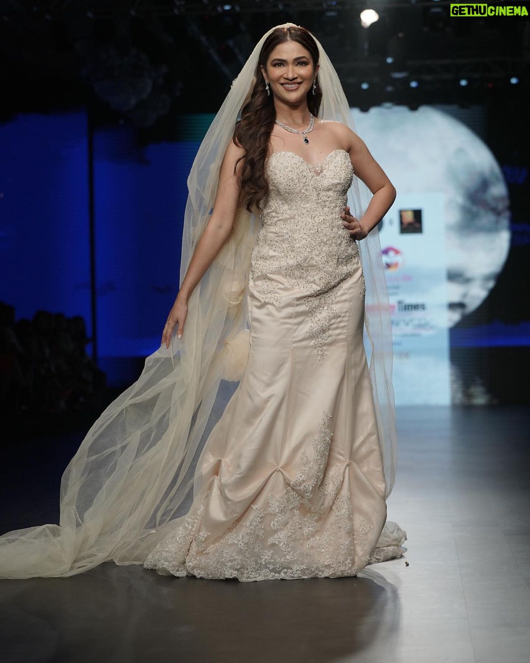 Ridhima Pandit Instagram - Once upon a Dream 💭 ✨🧚🏼♀️👰♀️ Always such a pleasure to be the showstopper for @timesfashionweek @shwetaroy0801 @mrsindiaqueenofficial @puspanjalicouture @timesfashionweek HMU :- @kimberlyychu @mugshotbyzeba Managed by :- @nabeelsdalvi Mumbai, Maharashtra