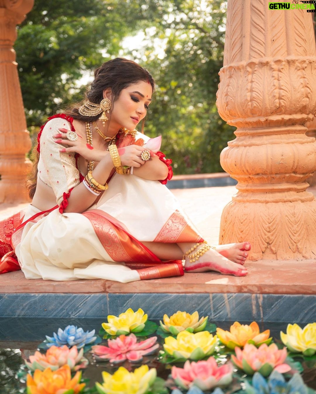 Ridhima Pandit Instagram - Ishhhhh β¨β¨β¨ . . . . . Concept, Costume & Styling by: @partho_ghoshal Makeup by : @thekhushfactor Hair by : @sunnyroyy_official Jewellery: @surajbridal π: @honeybookstudios πΈ: @deepak_das_photography . . . . . #ridhimapandit #devdas #kolkata #aishwaryarai