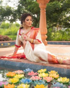 Ridhima Pandit Instagram - Ishhhhh ✨✨✨ . . . . . Concept, Costume & Styling by: @partho_ghoshal Makeup by : @thekhushfactor Hair by : @sunnyroyy_official Jewellery: @surajbridal 📍: @honeybookstudios 📸: @deepak_das_photography . . . . . #ridhimapandit #devdas #kolkata #aishwaryarai