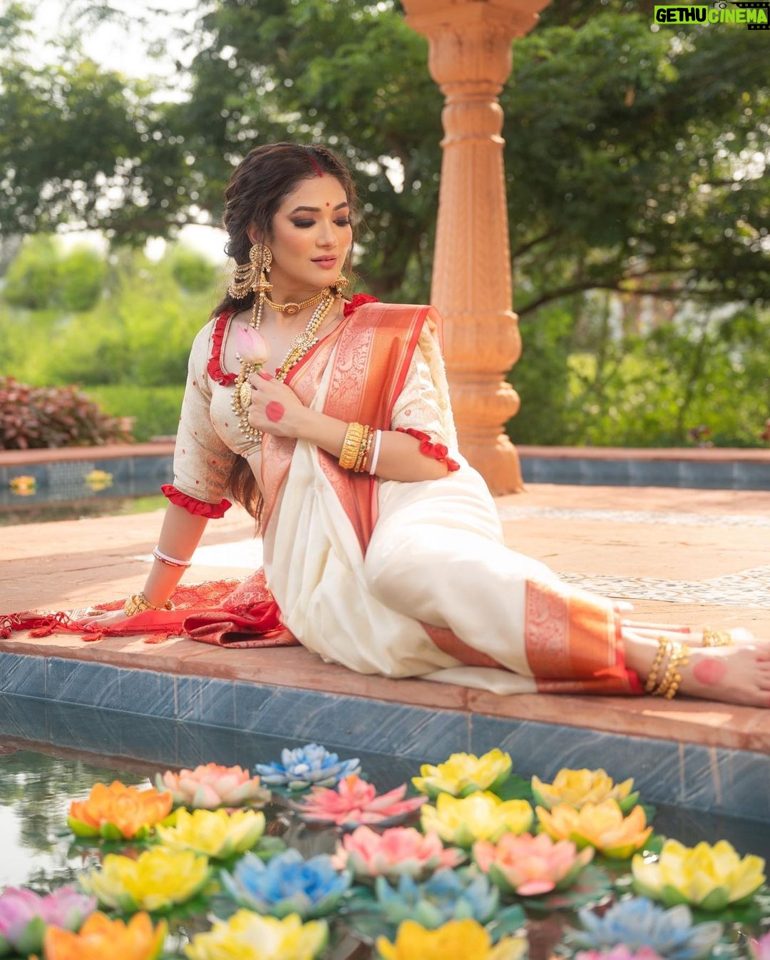 Ridhima Pandit Instagram - Ishhhhh ✨✨✨ . . . . . Concept, Costume & Styling by: @partho_ghoshal Makeup by : @thekhushfactor Hair by : @sunnyroyy_official Jewellery: @surajbridal 📍: @honeybookstudios 📸: @deepak_das_photography . . . . . #ridhimapandit #devdas #kolkata #aishwaryarai