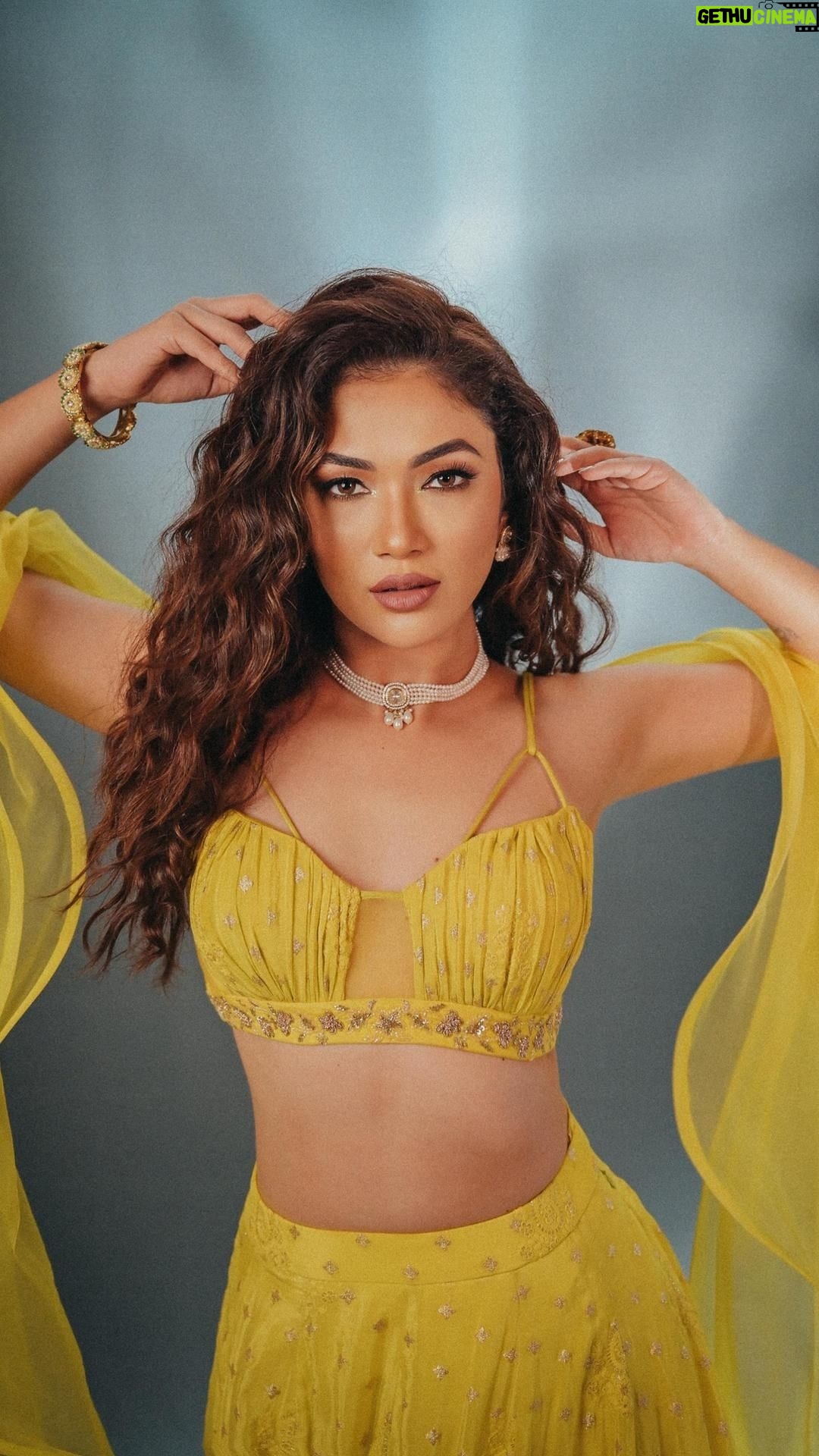 Ridhima Pandit Instagram - The only comment allowed is “uff” 😚 . . . Makeup by : @mua_aadarsh Hair by : @vids5_world Outfit : @style__inn Jewellery : @limelightdiamonds x @mintandmilkpr Handcuff : @the_jewel_gallery Styled by : @richaranawat Ast : @pearrlyyy @angela_chhandami Shot by : @deepak_das_photography #reelswithridz #indian #lehenga #glam #ootd