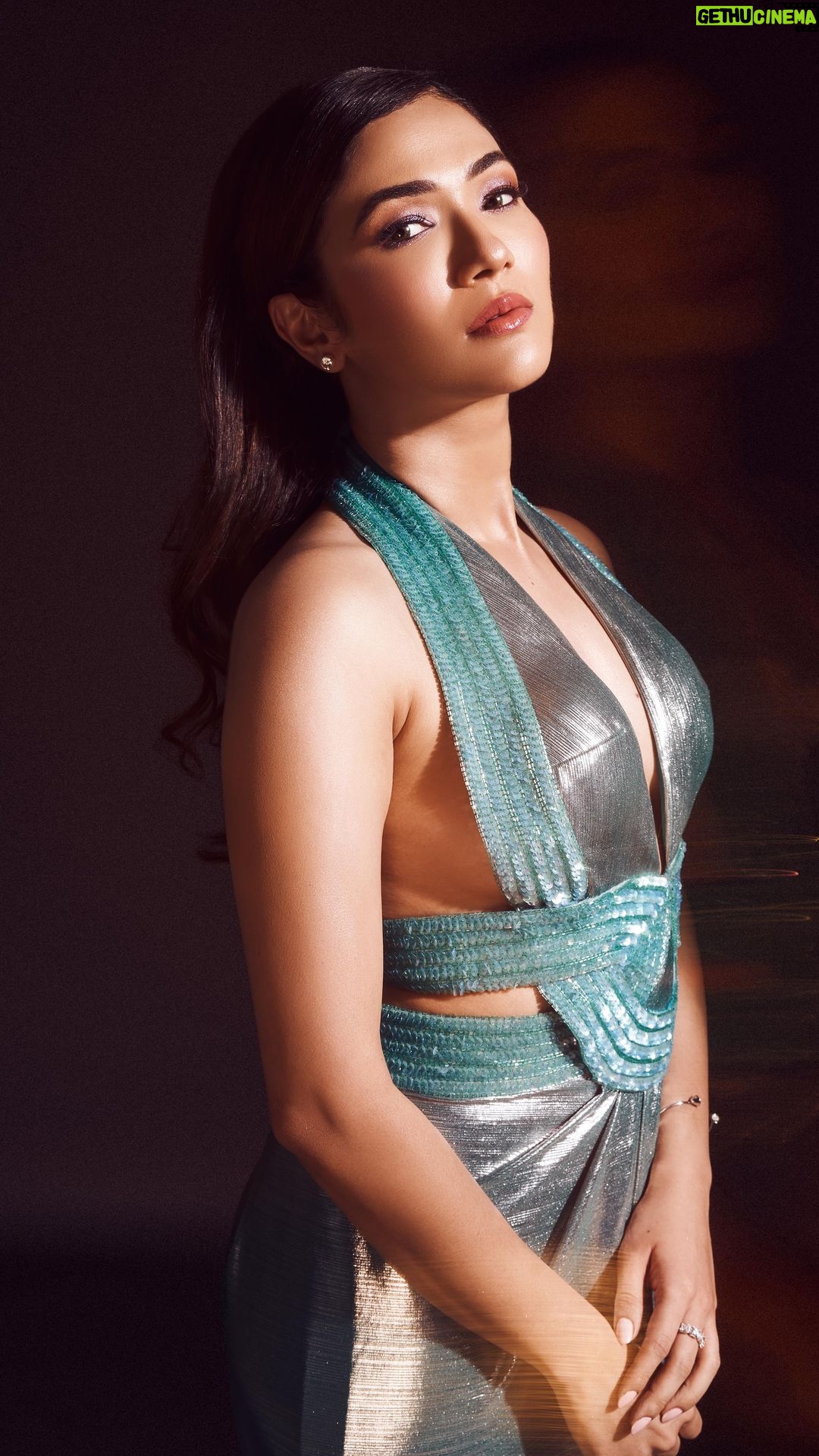 Ridhima Pandit Instagram - 🦋🦋🦋 Styled by: @_anushkapuri_ Outfit: @medusablinkedtwice Earrings: @anaqajewels Assisted by: @stylebygull Makeup- @meenalvidhani Hair- @makeupdiarybyrk Photographer- @pradhumna.sharma #reelswithridz