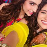 Ridhima Pandit Instagram - Mehendi ki raat aayi .. Mehendi ki raat ❤️🫶🏻🥰 #bestie ki shaadi #mehendi #indian #traditions #reelswithridz Mumbai, Maharashtra