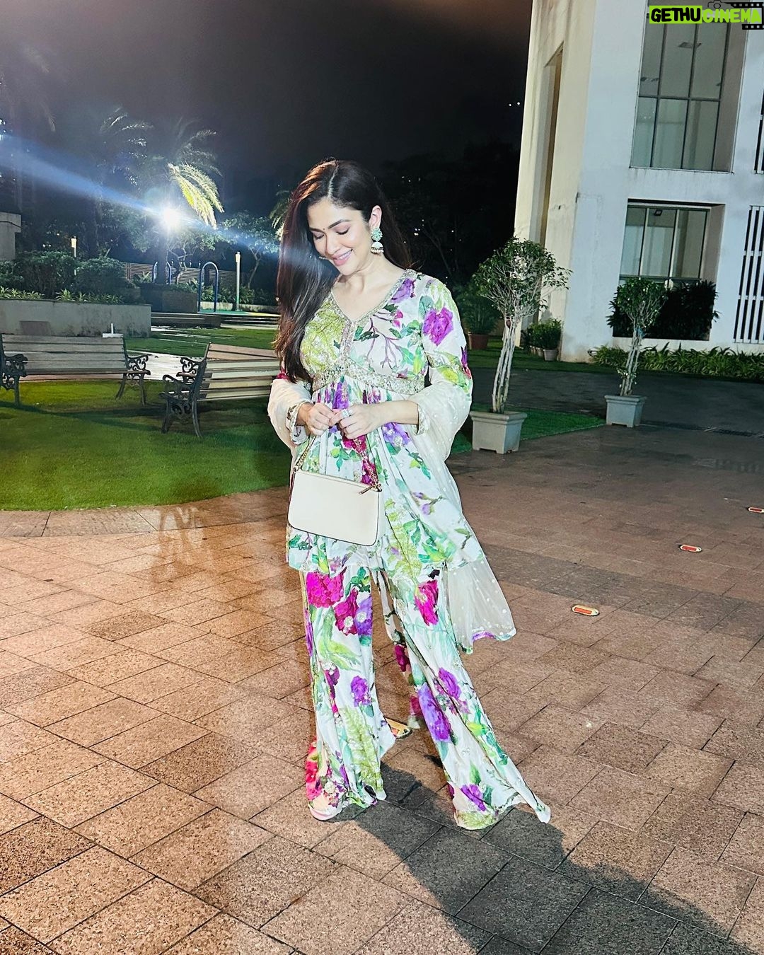 Ridhima Pandit Instagram - विघ्नहर्ता देवा श्री गणेशा 🥰❤️✨🫶🏻 wishing everyone a very Happy Ganesh Chaturthi wearing this gorgeous outfit by @lapink_by_knareshkumar PR by @sonyashaikh #ganeshchaturthi #indianfestival #ganpatibappamorya Mumbai, Maharashtra