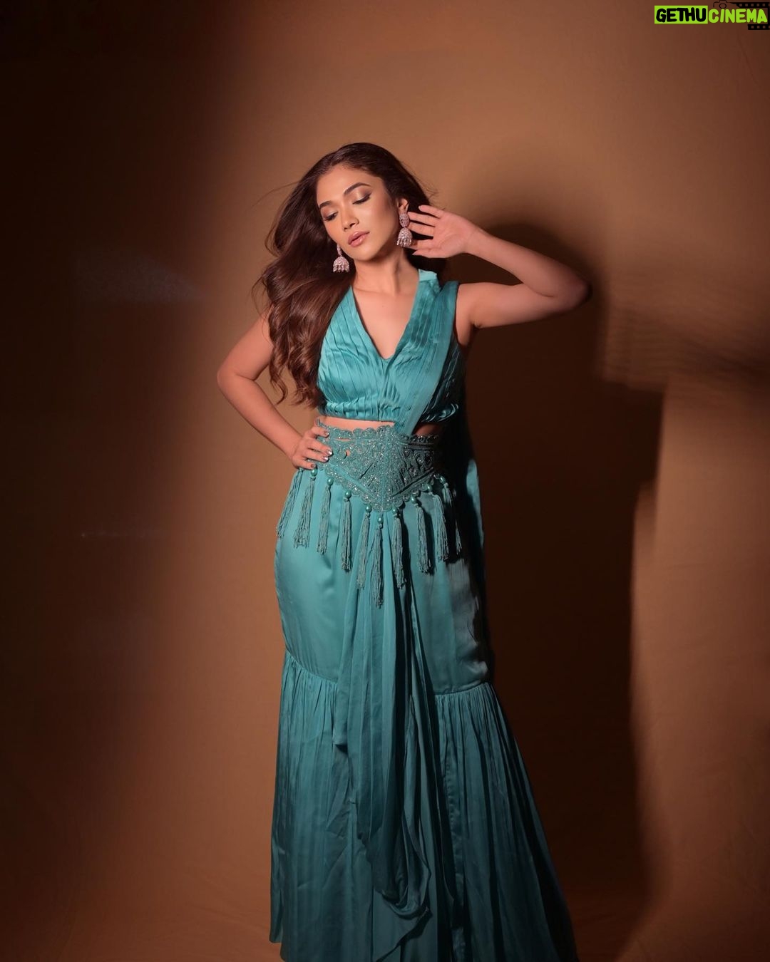 Actress Ridhima Pandit HD Instagram Photos and Wallpapers September ...