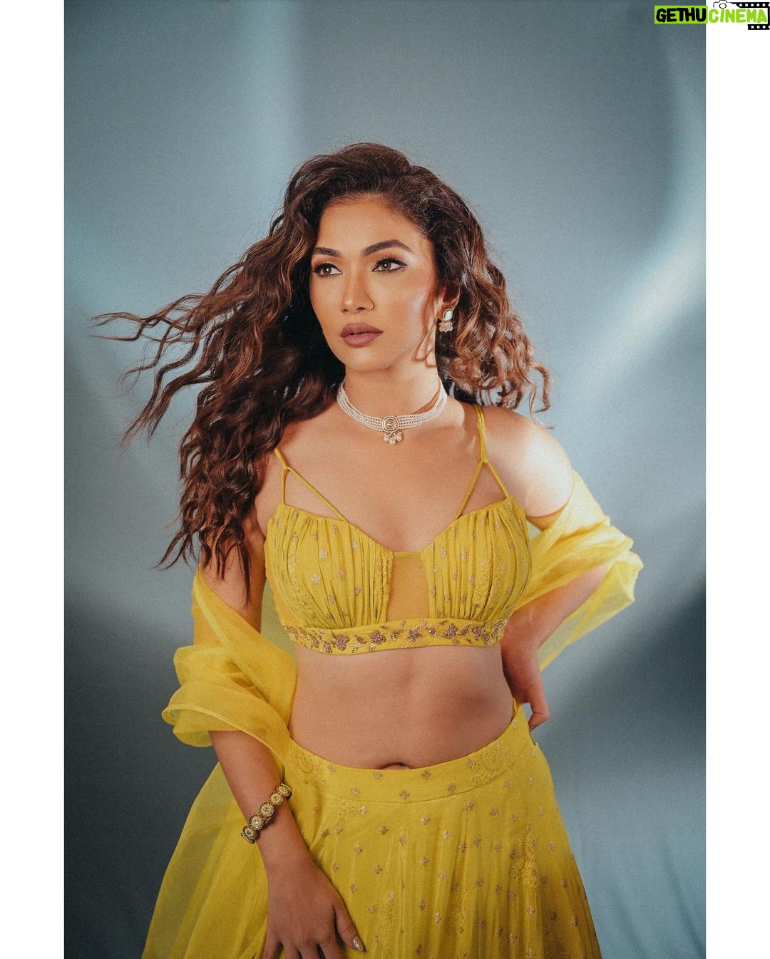 Ridhima Pandit Instagram - ππππ . . . Makeup by : @mua_aadarsh Hair by : @vids5_world Outfit : @style__inn Jewellery : @limelightdiamonds x @mintandmilkpr Handcuff : @the_jewel_gallery Styled by : @richaranawat Ast : @pearrlyyy @angela_chhandami Shot by : @deepak_das_photography