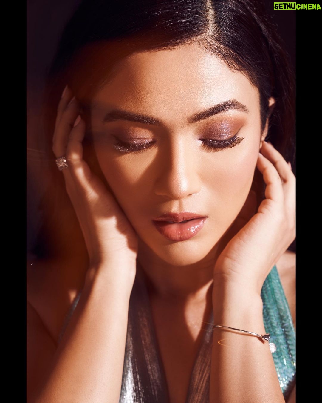 Ridhima Pandit Instagram - 🦋🦋🦋 Styled by: @_anushkapuri_ Outfit: @medusablinkedtwice Earrings: @anaqajewels Assisted by: @stylebygull Makeup- @meenalvidhani Hair- @makeupdiarybyrk Photographer- @pradhumna.sharma