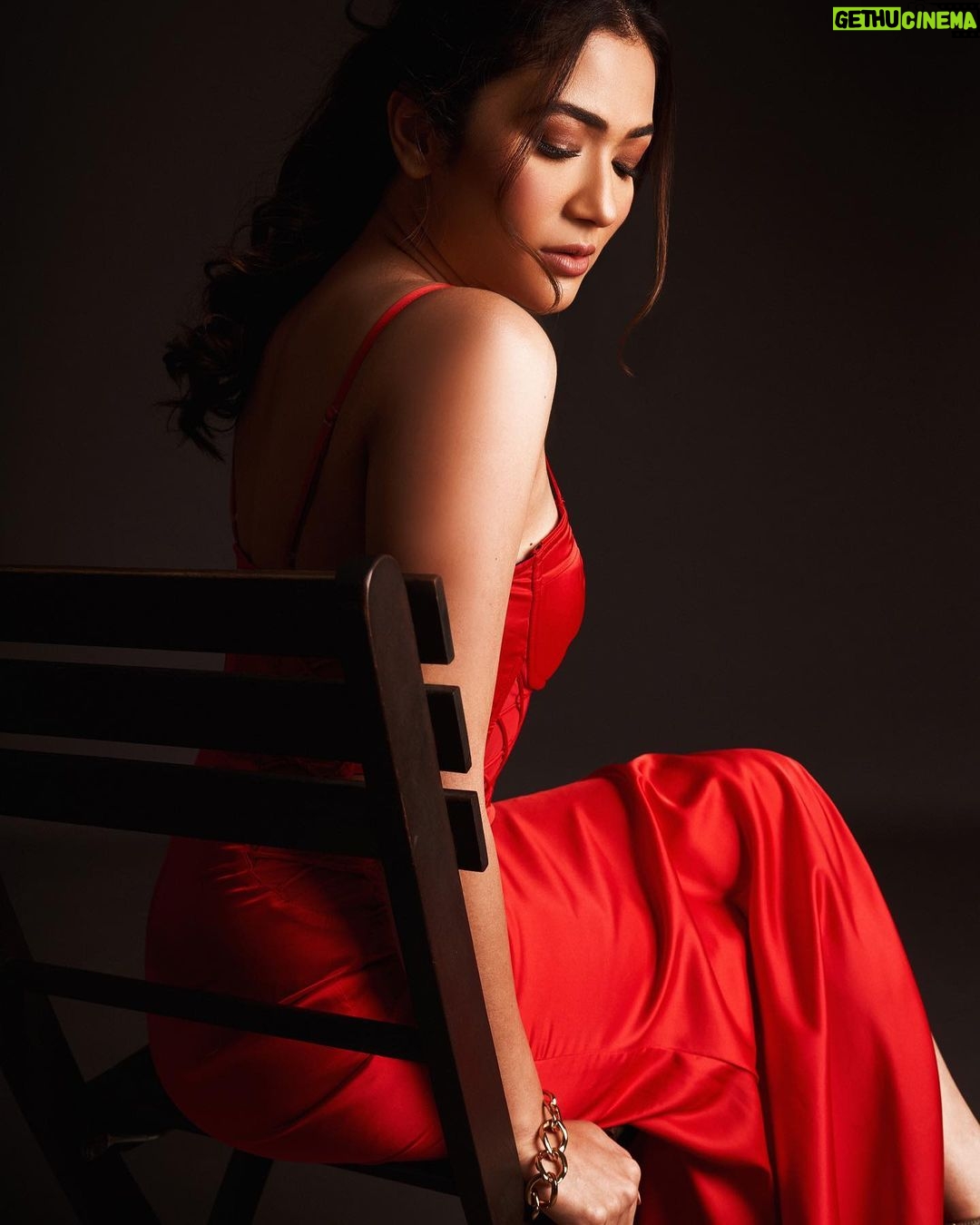 Ridhima Pandit Instagram - Graceful and Demure in Scarlet ❤️ . . . Shot by- @pradhumna.sharma Makeup by- @meenalvidhani Hair by- @makeupdiarybyrk Styled by: @_anushkapuri_ Assisted by: @stylebygull Outfit: @leaclothingco . . #ridhimapandit Mumbai, Maharashtra