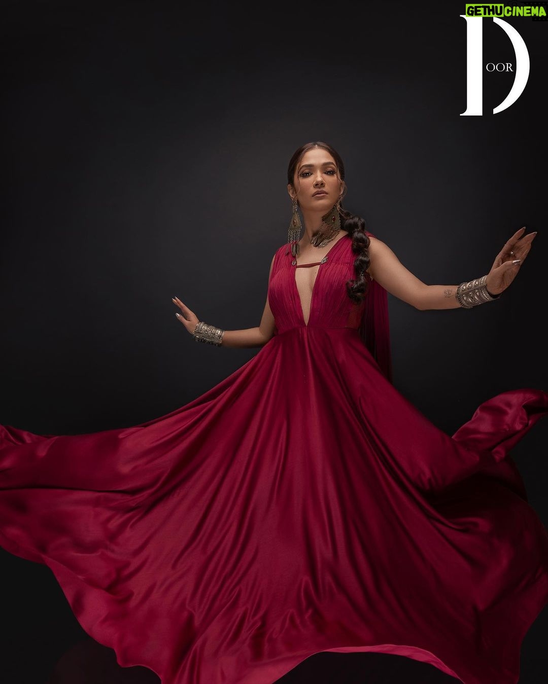 Ridhima Pandit Instagram - 🪭🪭🪭 . . . Magazine @thedoormagazine Featured @ridhimapandit Photographer & Creative Director - @dhruv_vohraphotography Editor at Large & Fashion Director - @jennet_david_william Head Stylist @shalu_jaiswani Makeup artist @makeup_by_nainaa Hair stylist @sunnyroyy_official Assistant Photographer - @b.runphotography Assistant Stylist @yyashvilakhani Post production - @ps_vox Location - @kaasa.studio Jewellery @riwaiyat_official #thedoormagazine #ridhimapandit