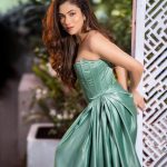 Ridhima Pandit Instagram - Principessa ✨✨✨ . . . Shot by @nikhil.p.sawant Styled by @krishi1606 Wearing a custom creation by @priyanshiij_ Accessories @milsilaccessories Makeup: @mua_blissvinali Hair: @makeupby.apurva . . . . #ridhimapandit #reelswithridz #sweetlikecinnamon