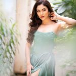 Ridhima Pandit Instagram - "Let your smile change the world, but don't let the world change your smile." 😃 . . . 📸: @nikhil.p.sawant 👗: @krishi1606 Wearing a custom creation by : @priyanshiij_ Accessories : @milsilaccessories 💄 : @mua_blissvinali Hair : @makeupby.apurva . . #ridhimapandit