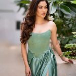 Ridhima Pandit Instagram - "Let your smile change the world, but don't let the world change your smile." 😃 . . . 📸: @nikhil.p.sawant 👗: @krishi1606 Wearing a custom creation by : @priyanshiij_ Accessories : @milsilaccessories 💄 : @mua_blissvinali Hair : @makeupby.apurva . . #ridhimapandit
