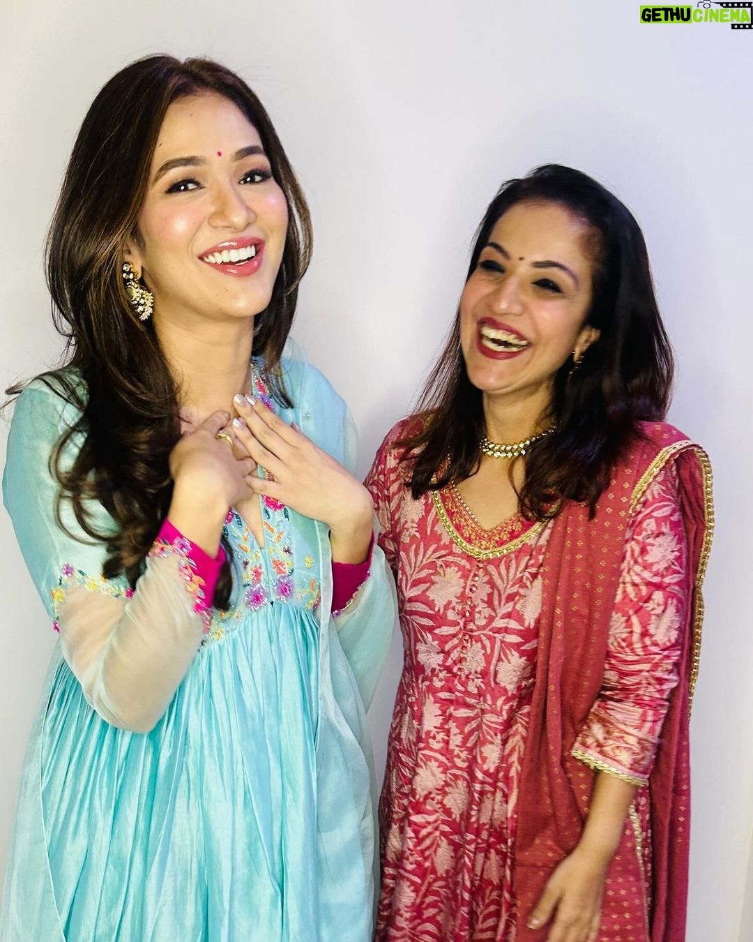 Ridhima Pandit Instagram - Aaj hai meri zindagi ke sabse khaas π€π» insaan ka janamdin.. Meri Behna Mera asli Gehna.. π₯Ήπ
ππ₯³πππ₯Ήπ§Ώπ§Ώπ love u sistahhhh @reemapandit .. May God bless you with the best in everything always β¦ #sisterlove