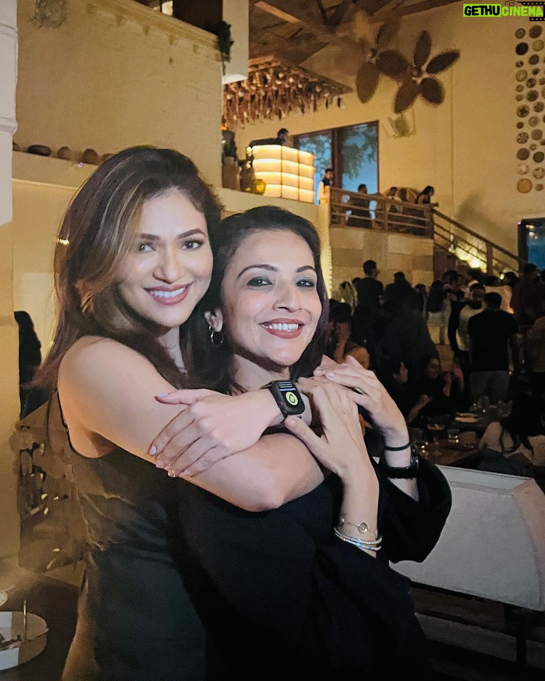 Ridhima Pandit Instagram - Aaj hai meri zindagi ke sabse khaas π€π» insaan ka janamdin.. Meri Behna Mera asli Gehna.. π₯Ήπ
ππ₯³πππ₯Ήπ§Ώπ§Ώπ love u sistahhhh @reemapandit .. May God bless you with the best in everything always β¦ #sisterlove