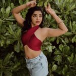 Rima Kallingal Instagram - 🚩🤣 Photography : @_viishnu_santhosh Travel Partner : @bookmytripholidays.c Styled by : @diyaaa_john Grading : @fahad_n.j Photography team : @afrithhussain