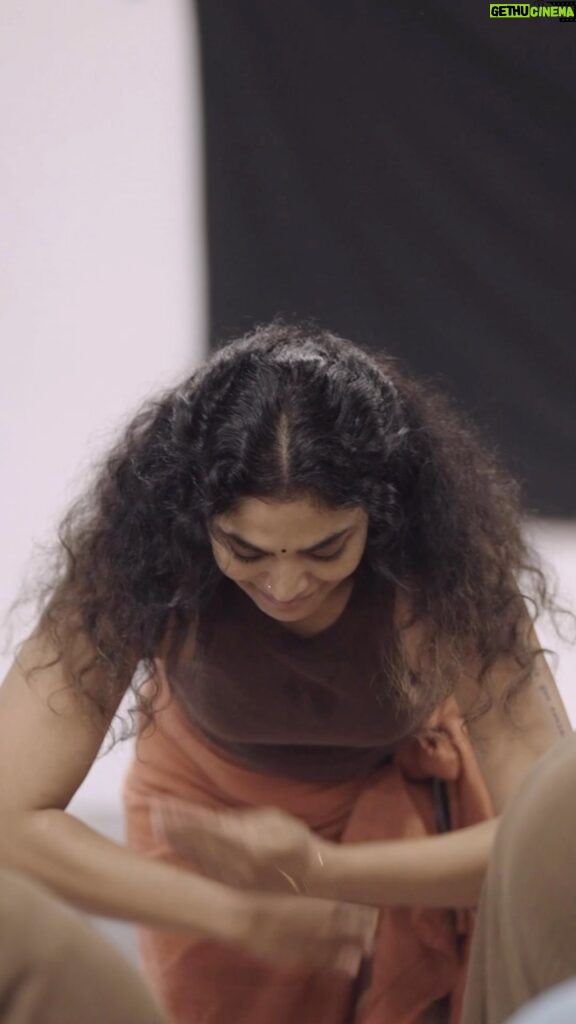 Rima Kallingal Instagram - Contemporary dance has always urged me to look at life in its raw form, and find the art hidden right there in plain sight. Neythe is an attempt at that.