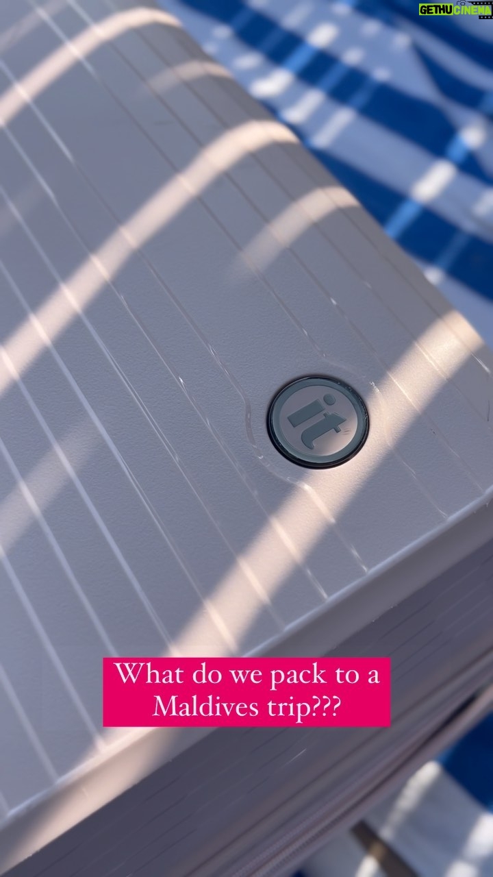 Rima Kallingal Instagram - What do lazy packers like me pack in my @@itluggageindia when you are going on a Maldives trip?? @bookmytripholidays.c