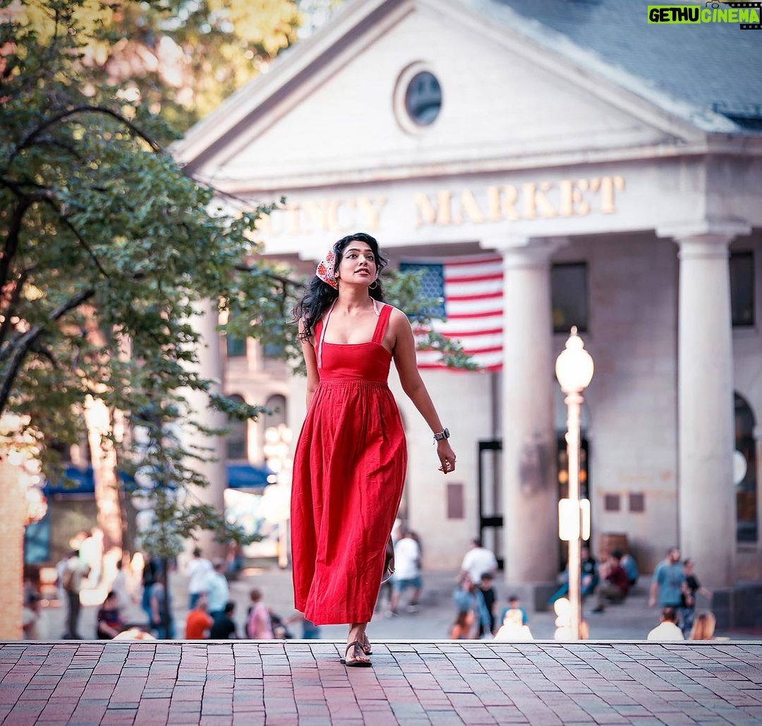 Rima Kallingal Instagram - Red riding around in Quincey Market⦠Thank you @deepajacobphotography and Jais of @cocoonmedia.us . You folks were such fun to hang, thank you Darshika for pulling out your zumba teacher skills and playing full time DJ, @sreejakaimal - your next level production skills will always be remembered š«£