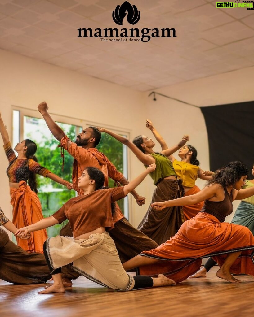 Rima Kallingal Instagram - The countdown is on, and we're excited to unveil our debut contemporary dance production with you all. If you haven't reserved your tickets, do so now through the link in the bio. Be part of this milestone celebration with us. Concept and Design - Rima Kallingal @rimakallingal Choreography - Ashwin George @ashwing1686 Assistant Choreography - Aloshy Amal & Greeshma Narendran @aloshy_amal & @greenarendran Music (production) - Lional Lishoy @lionalleeshoy Costume Designer - Sherin Elisabeth Joshy @sherin.elisabeth.joshy Costumes - Thunnal @thunnal Light Designer - Manu Jacob @manuvjacob Art Director - Anil Inspire @anil_inspire Creative Consultant - Ramesh Menon @menonpr Social Impact Partner - Save The Loom @savetheloom_org Event Management: @pixiedust__stories Event Consultant - Parvathi Menon @parummaa Social media and PR - La La Relations @lalarelations Dancers - Rima Kallingal, Aloshy Amal, Anusree P.S @anusree.p.s_, Anju Shyamaprasad @jayaprakashanju , Greeshma Narendran @greenarendran , Gopika Manjusha @gopika_manjusha, Amrithasree Omanakuttan @d_i_z_u_z_a____ , Poojitha Menon K @poojitha.kuttikat Video shot by Cyril Syriac @indie_filmer Edited by Antony Paul @antonypaul_artist #mamangamindia #mamangam #dance #dancepractice #rimakallingal #eventsofkochi #events #danceperformance #indiancontemporarydance #indiancontemporaryart #indiandance