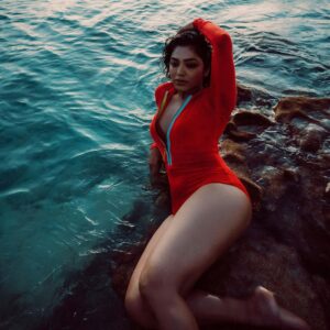 Rima Kallingal Instagram - Blaze of Aurora.. 

Photography : @_viishnu_santhosh
Travel Partner : @bookmytripholidays.c
Styled by : @diyaaa_john
Editing : @anandu.sadanand
Photography Assist : afrithhussain