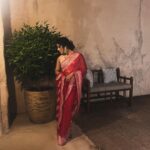 Rima Kallingal Instagram - Draped in Beautiful Benaras weaves. Styled by @diyaaa_john in a @via_east sari from @saltstudio, MUAH by @swapsmakeup . Event managed and candid pictures taken by the psycho of the company @psycho_419