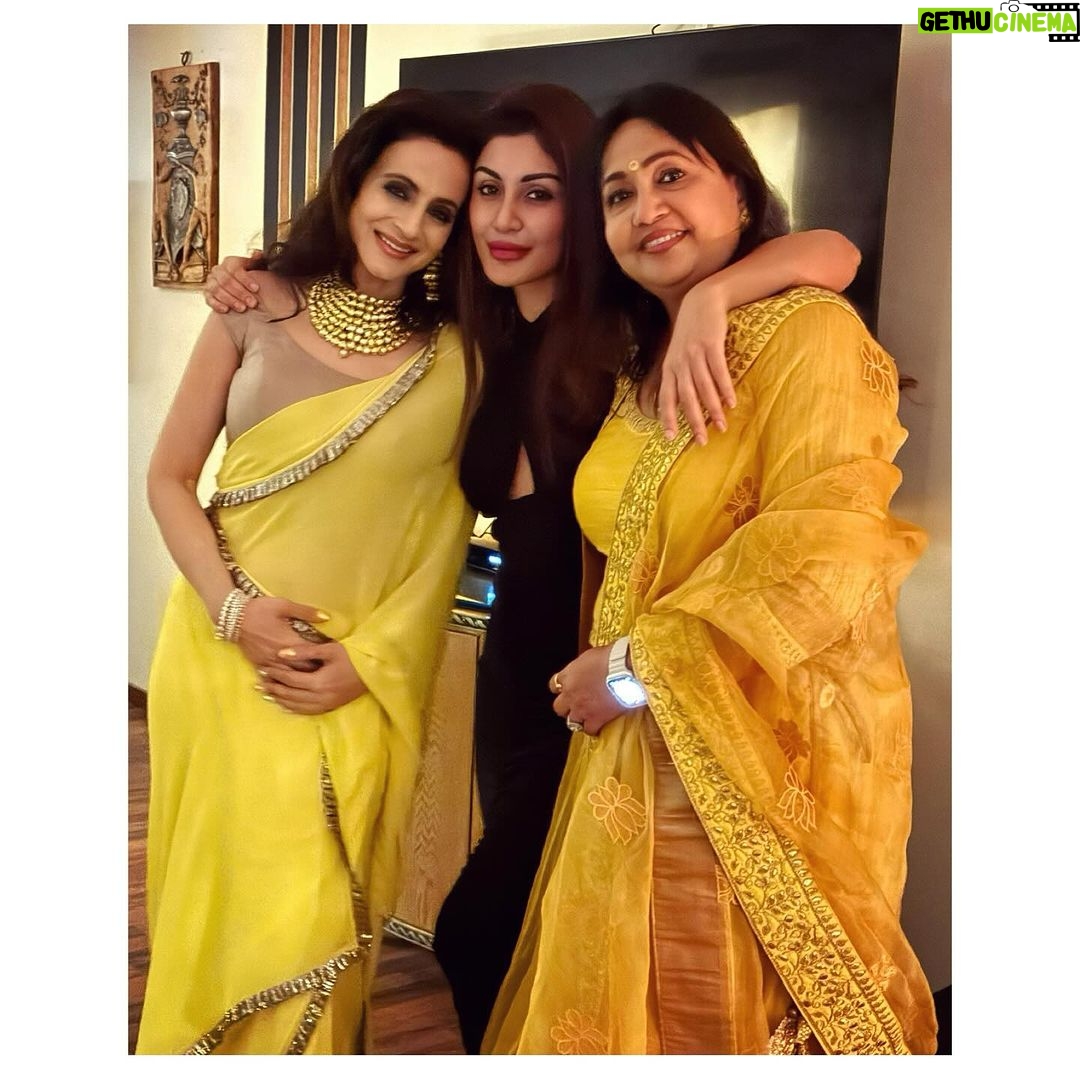 Rimi Sen Instagram - Happy diwali❤️ This year is special as our beloved Amy @ameeshapatel9 delivered one of the biggest superhits of this year!! And my other baby @csanchita my mentor, i met her after a long long long long time… There’s definitely a reason to celebrate❤️❤️ #instagod #instagram #instadaily #insta #instalike #instalove #instafollow #follow #followforfollowback #followers #viral #viralvideos #viralreels #viralpost #trendingreels #trending #trendingnow #reelsinstagram #explore #explorepage #picoftheday #photooftheday #diwali #party