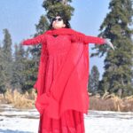 Rithika Tamil Selvi Instagram - Thank u everyone for all ur wishes & blessings on my born day .. love u all ❤️🫰🏻 Itinerary planner @touronholidays Outfit @labelkamra . . . . #rithika #tamil_rithika #rithikatamilselvi #mybirthday #kashmirtourism #snowlove #snowbeauty Kashmir