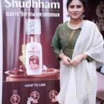 Rithika Tamil Selvi Instagram - This Karthigai Deepam, I am proud to keep my family’s history shining. This timeless lamp is a gift from my mother-in-law, it is over a 100 years old but now looks brand new, thanks to the magic of Vim Shudhham. Visit the Vim Shudhham Shine Counter in your city with your heirloom lamp to give it the perfect shine and add to the celebrations. Just Rinse - Pour - Scrub - Rinse and see the difference ❤️ 📍Locations: Chennai: 1) 36, Sannadhi St, Vadapalani - 600026 2) Ramakrishna Mutt Rd, Mylapore - 600004 Kanchipuram: 1) W Mada Street, Nattapettai - 631501 2) Kamakshi Amman - 631502 Kumbakonam: 1) Anna Nagar - 612001 2) E-Gurunathan Pillai Colony - 612702 #PerfectShineWithShudhham #VimShudhham #Vim #VimIndia #KarthigaiDeepam #FestiveSeason #FestiveVibes #ShineBright #Chennai #keepthecultureshining @vimindia