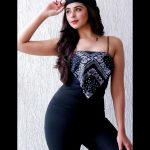 Ritika Badiani Instagram - Dont look at the caption, look at Me! 🖤 #RitsBadiani #RitikaBadiani