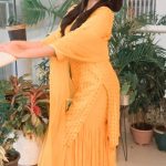 Ritika Badiani Instagram - Thoda toh kareeb aane do 💛 outfit by: @renubhatia_flawsome PR: @stack.pr #RitsBadiani #RitikaBadiani