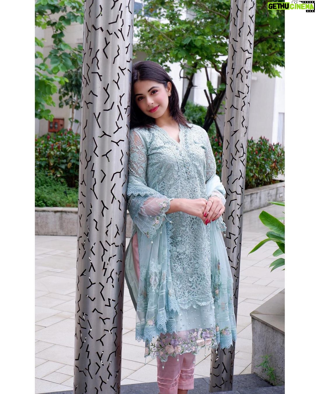 Ritika Badiani Instagram - Lamho Ki Khatayein Lafzoon Mein Kya Bataayein 💗