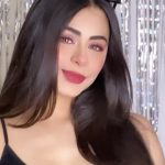 Ritika Badiani Instagram - Greetings 2022 🙏🏻♥️ #RitsBadiani #RitikaBadiani