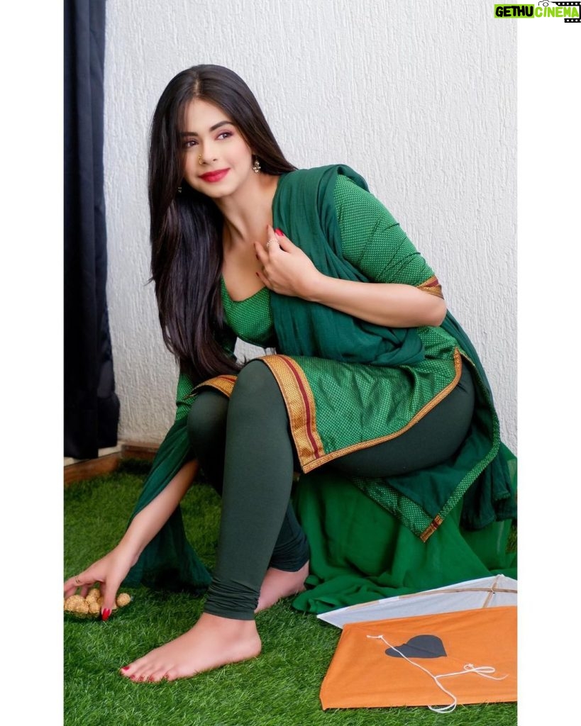Ritika Badiani Instagram - Happy Lohri 🙏 Happy Makarsankranti 🙏 Happy Uttarayan 🙏 Happy Pongal 🙏 Happy Bihu 🙏 #RitsBadiani #RitikaBadiani #LoveYouAll