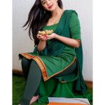 Ritika Badiani Instagram - Happy Lohri 🙏 Happy Makarsankranti 🙏 Happy Uttarayan 🙏 Happy Pongal 🙏 Happy Bihu 🙏 #RitsBadiani #RitikaBadiani #LoveYouAll