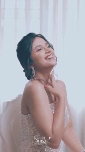 Ritika Shrotri Instagram - Vintage vibes ✨

Muah : @swatighodke_mua_official
Jewellery : @pias_pitara
Outfit : @pratibimbtherentalboutique
Photography: @thephotowala
Location: @kalasystudios

#reelitfeelit #glam #glitter #fashion #vintage #insta #reels