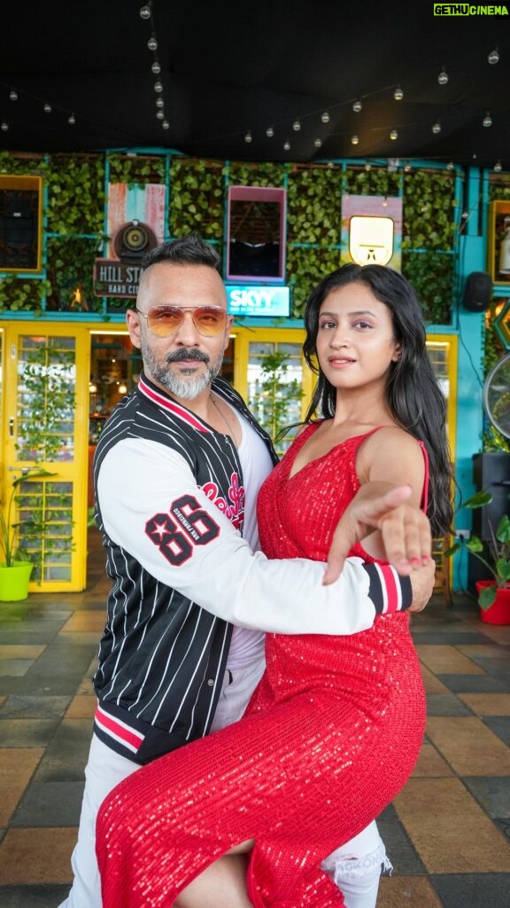 Ritika Shrotri Instagram - kavalaa Latin style 💃🏻 Dancing with @rockypoonawala sir after ages! Impossible to match up to him but tried my best ✨ Shot by @aar_motions Location @hippieatheart.pune #kavala #trending #reelitfeelit #reels #dance #livetodance #dancetolive
