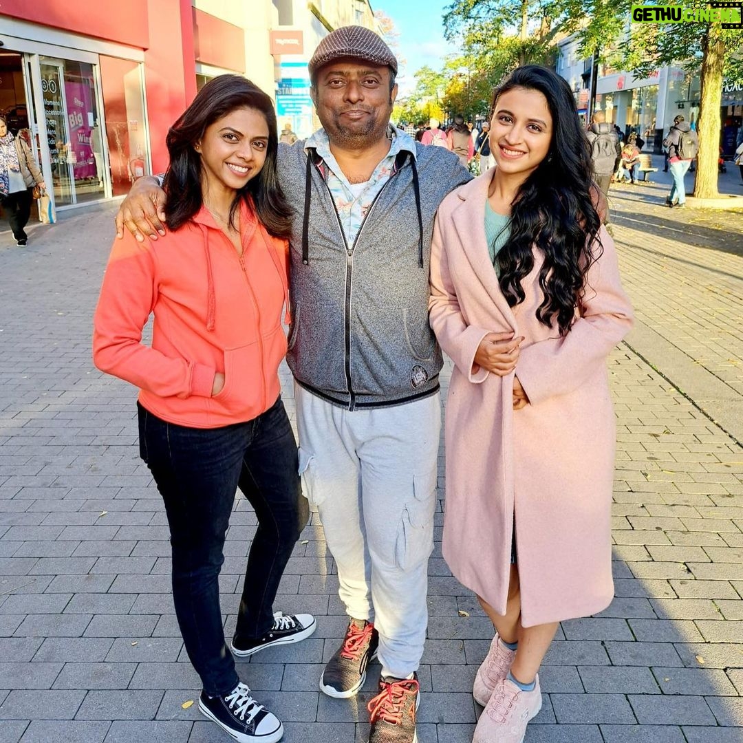 Ritika Shrotri Instagram - Bts from the sets of London Misal! Releasing on 8th December! Mark the date ✨ @rutuja_bagwe @sahibharat @jalindar.kumbhar @im_gaurav_more20 @nikkhhil_29 @ruturaajshinde @madhuripawarofficial #cinema #8dec #marathi