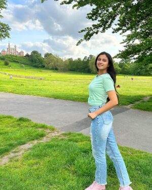 Ritika Shrotri Instagram - 💚 

#greenish