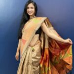 Ritika Shrotri Instagram - Saree 🤍 Thank you for this beautiful saree @mysilklove Do check their collection! #saree #traditional #simple #photooftheday #smile