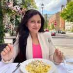 Ritika Shrotri Instagram - Mamma Mia! #photooftheday #pasta #foodie #italian #pink