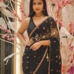 Ritika Shrotri Instagram – Nagin vibes 🙈

#saree #traditional #photooftheday