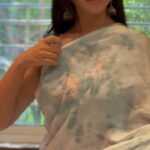 Ritika Shrotri Instagram – Boys when they see girls in a saree ✨
#diwali #2023 #saree #traditional #festive #vibes #reelitfeelit