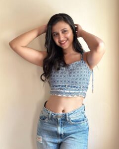 Ritika Shrotri Instagram - You glow differently when you’re happy..! 🤍 #blue #insta #photooftheday #outfit #denim